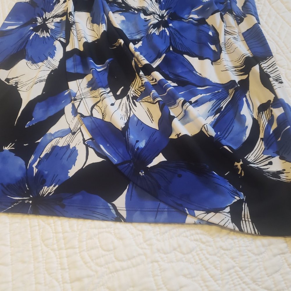connected apparel Blue Black White Floral Midi Dress with Side Pleats Details - Picture 6 of 7